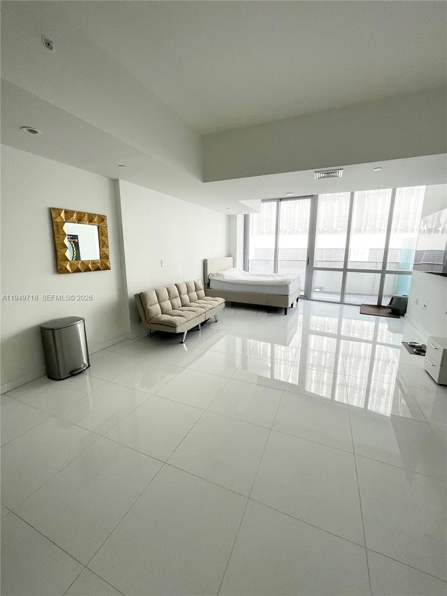 851 NE 1st Ave # 305, Miami FL 33132 — 12
