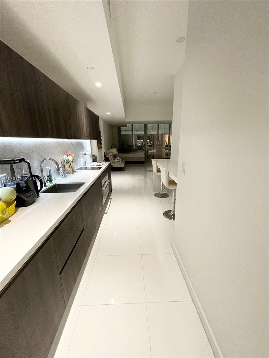 851 NE 1st Ave # 305, Miami FL 33132 — 3
