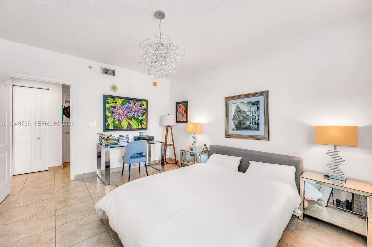 110 Washington Ave # 2310, Miami Beach FL 33139 — 14