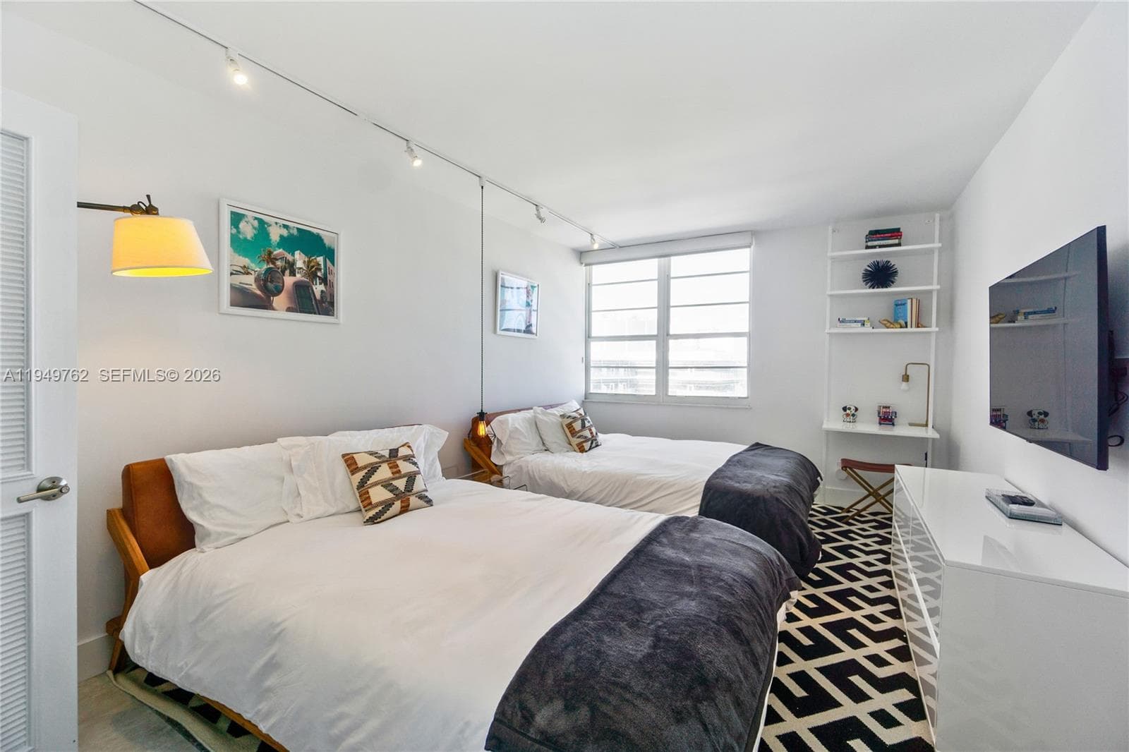 100 Lincoln Rd # 1447, Miami Beach FL 33139 — 12