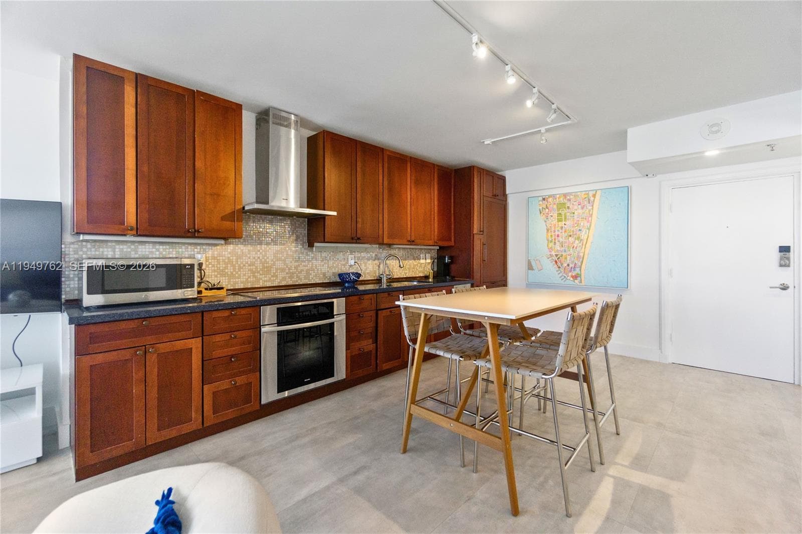 100 Lincoln Rd # 1447, Miami Beach FL 33139 — 7