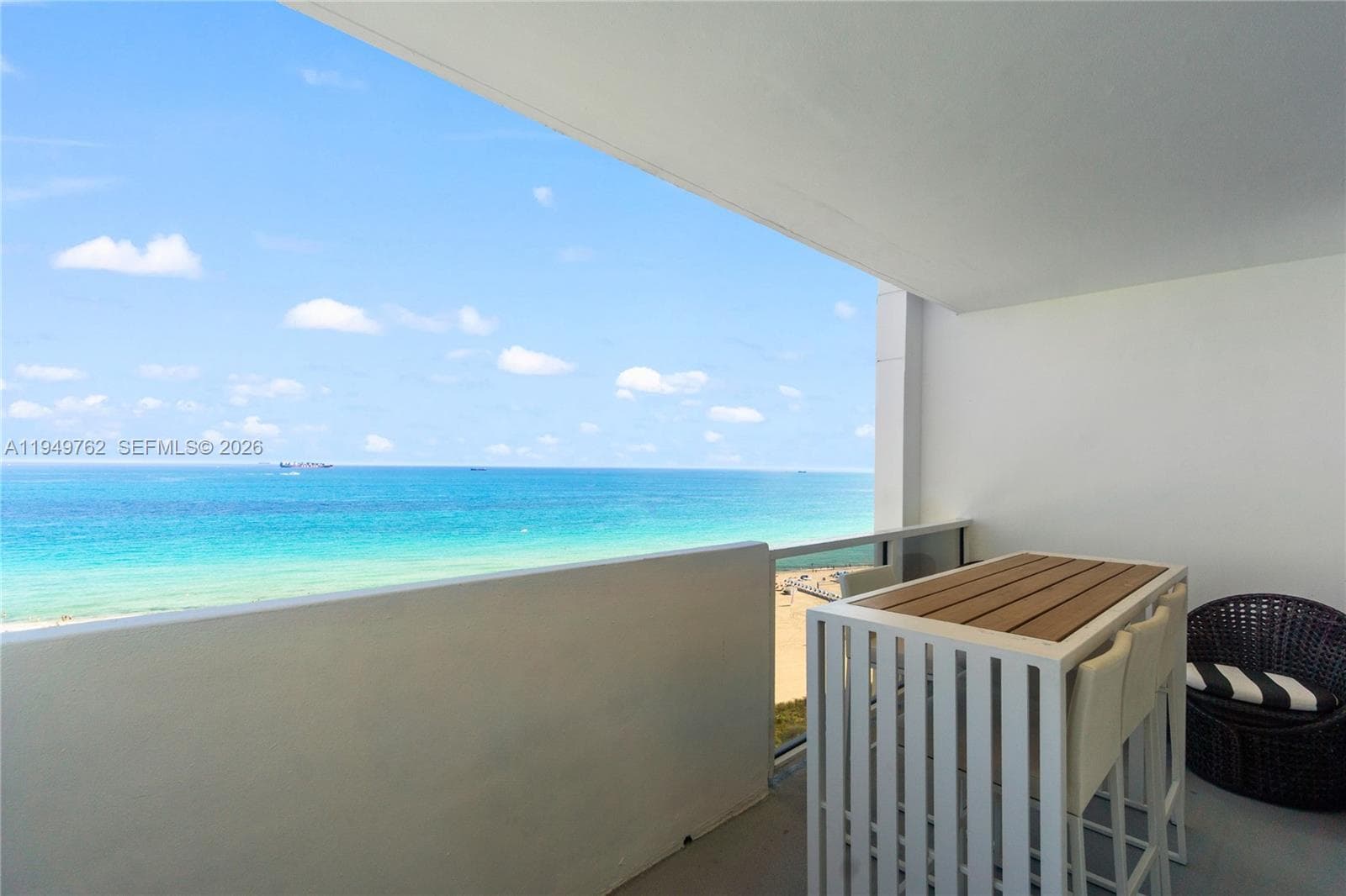 100 Lincoln Rd # 1447, Miami Beach FL 33139 — 1