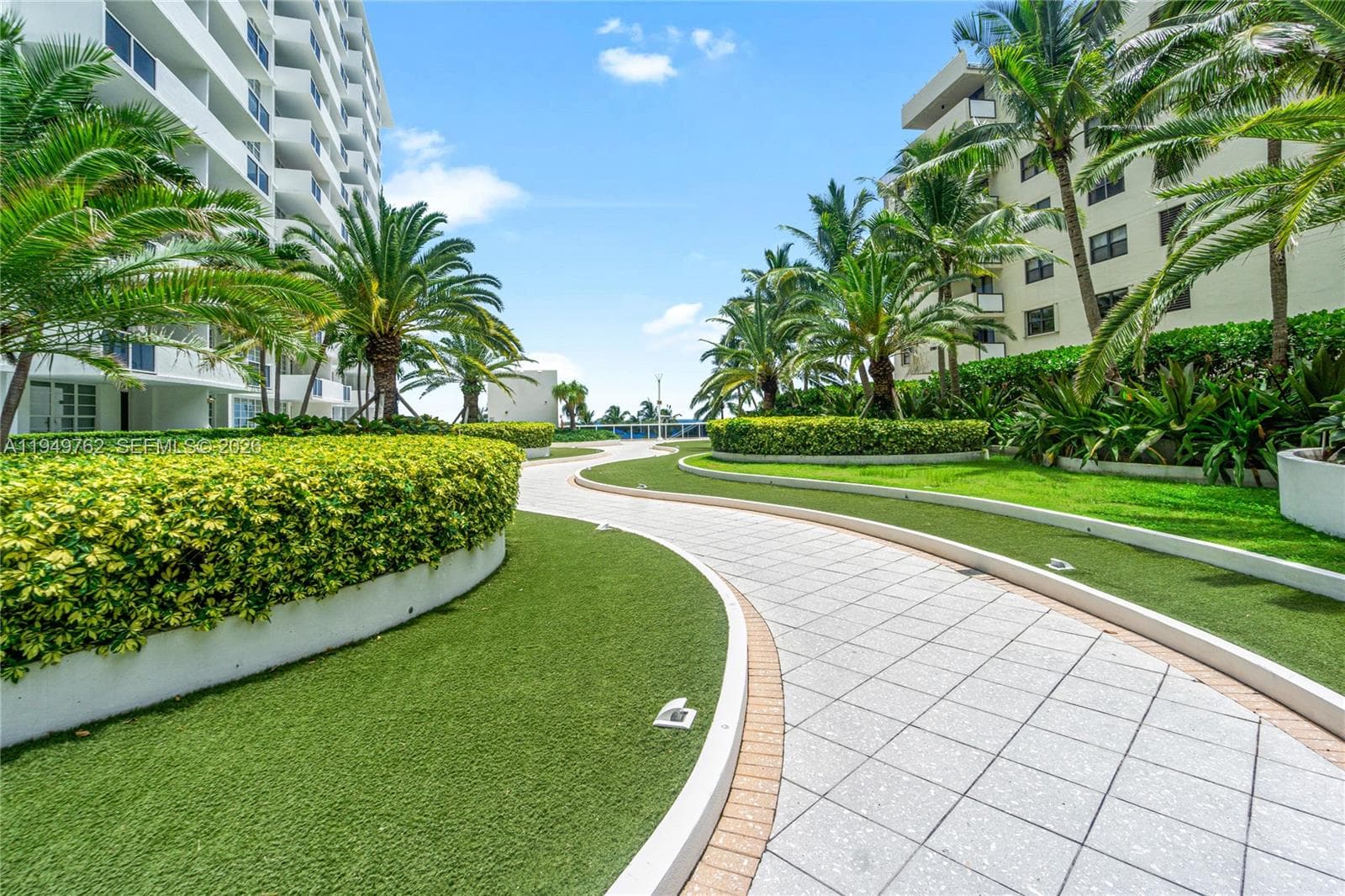 100 Lincoln Rd # 1447, Miami Beach FL 33139 — 39