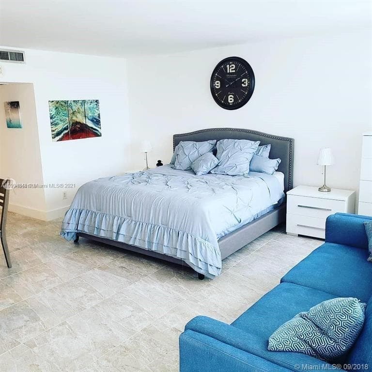 100 Lincoln Road # 707, Miami Beach FL 33139 — 1