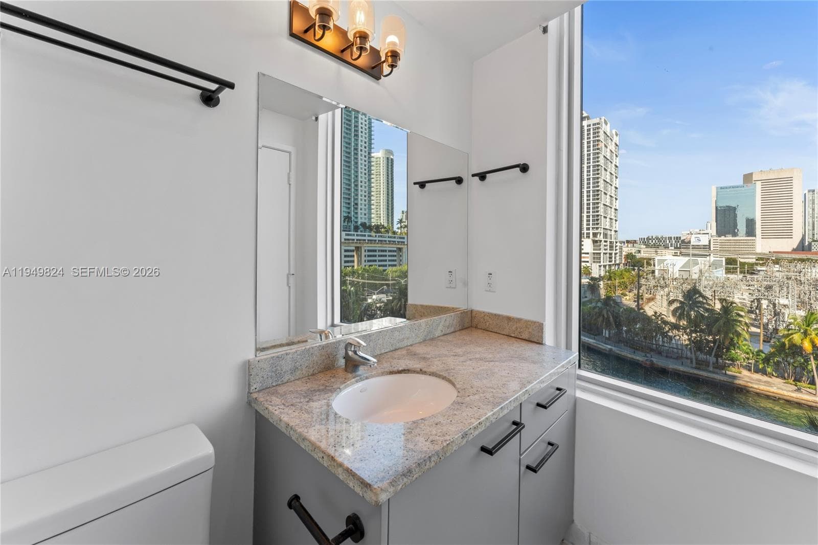 185 SW 7th St # 603, Miami FL 33130 — 23