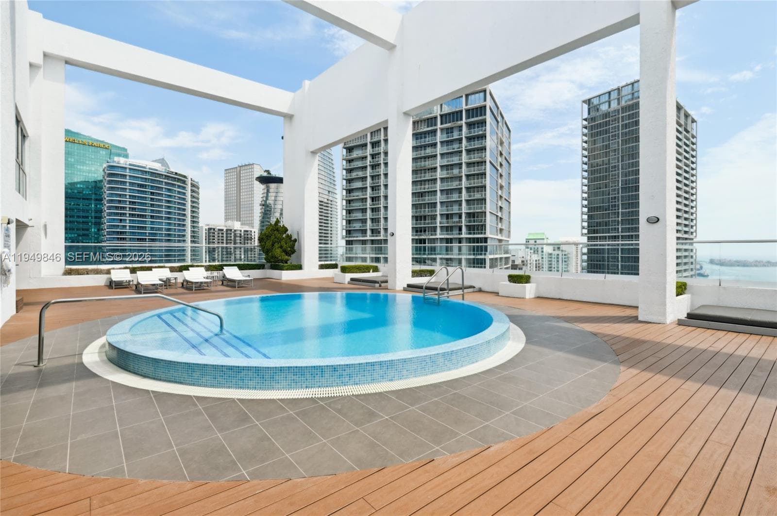 55 SE 6th St # 1608, Miami FL 33131 — 17