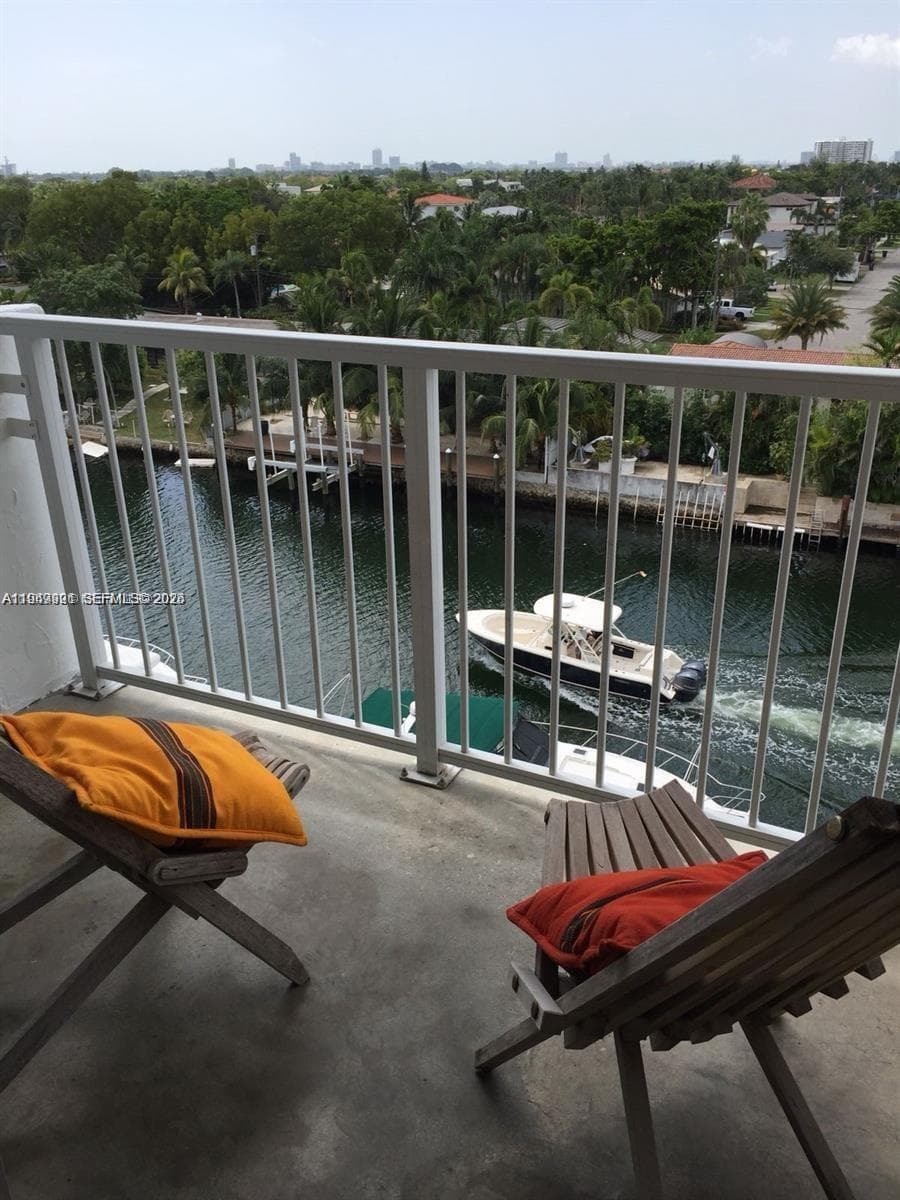 2000 NE 135th St # 606, North Miami FL 33181 — 13