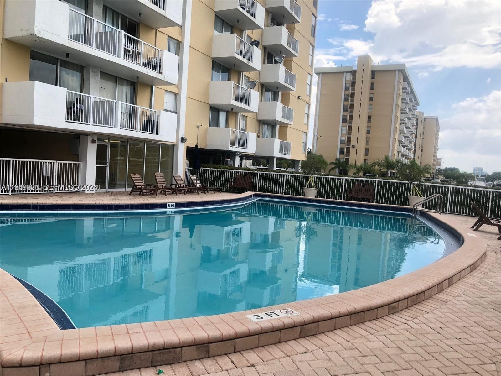 2000 NE 135th St # 606, North Miami FL 33181 — 15