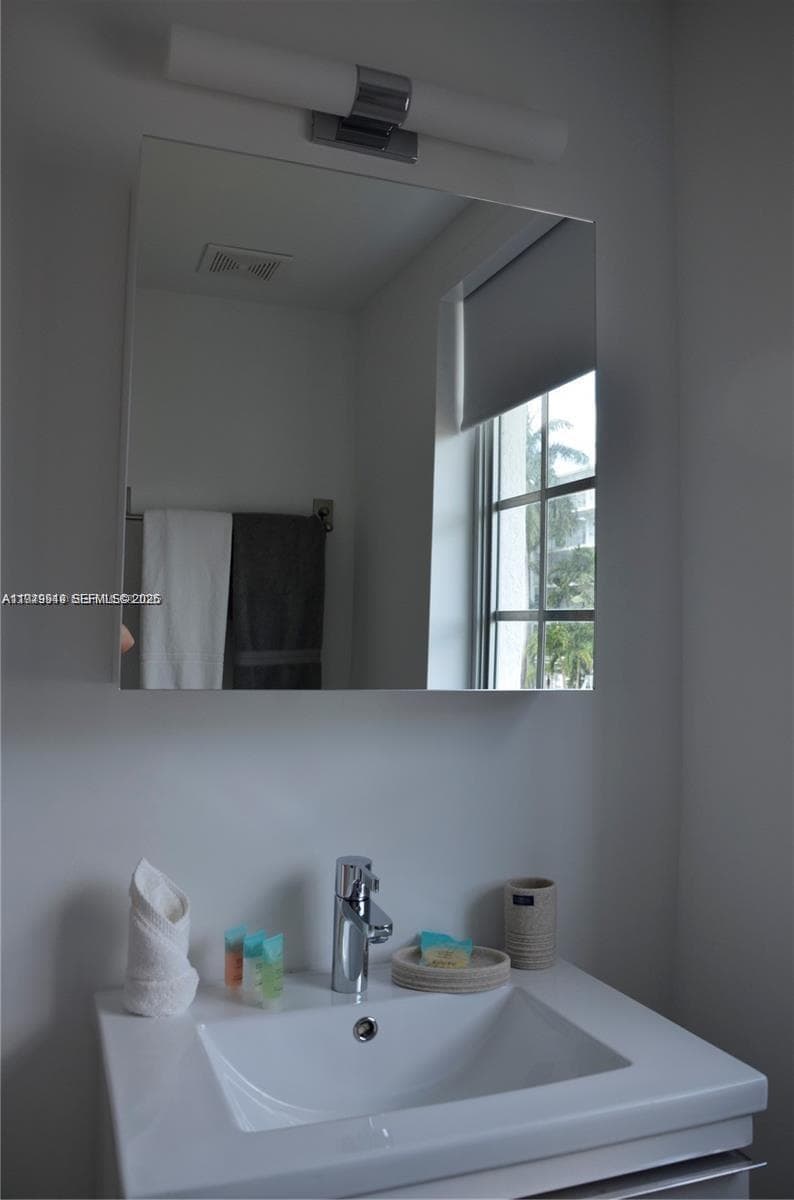 700 16th St # 201, Miami Beach FL 33139 — 11