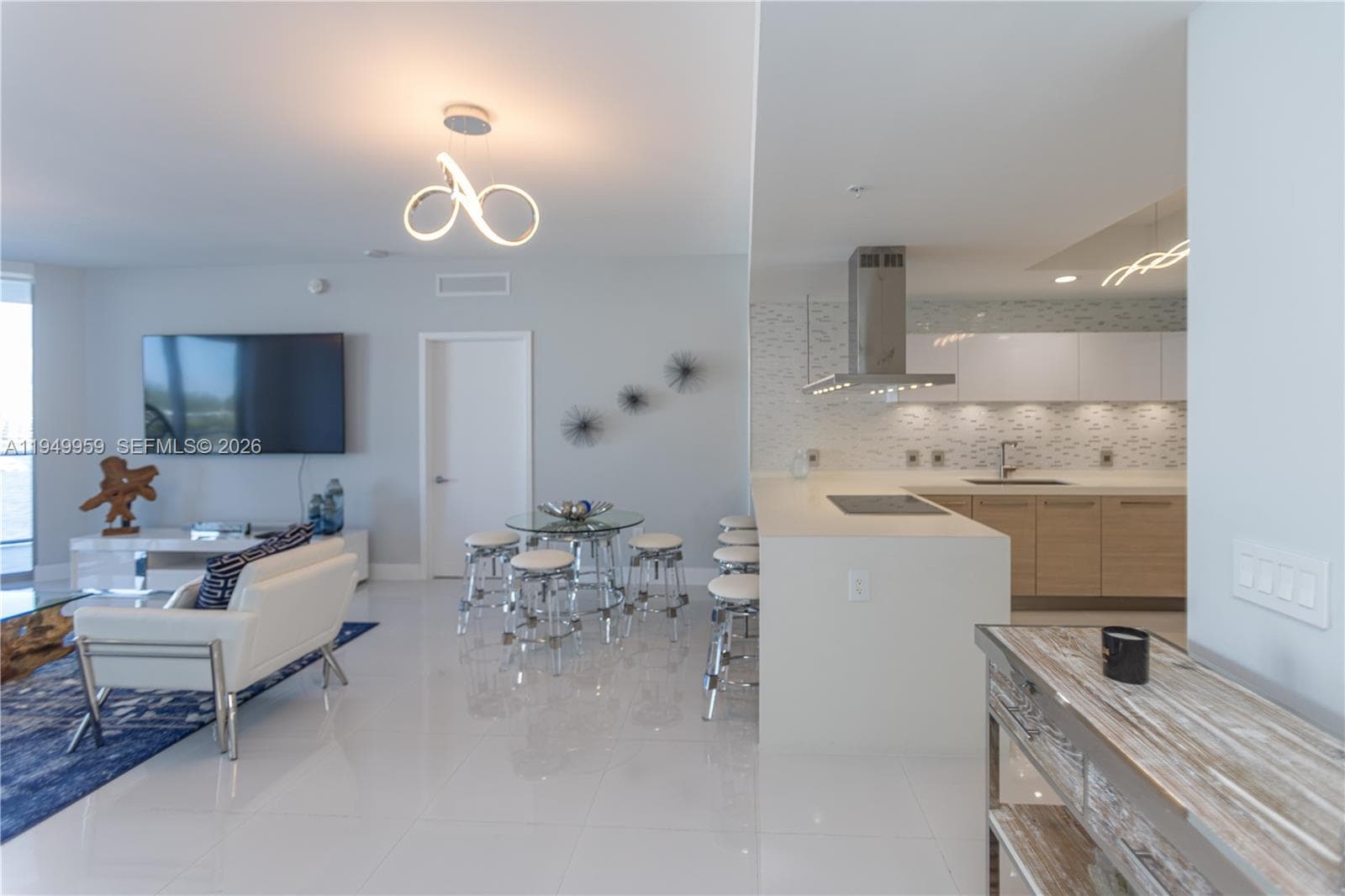 17111 Biscayne Blvd # 505, North Miami Beach FL 33160 — 27