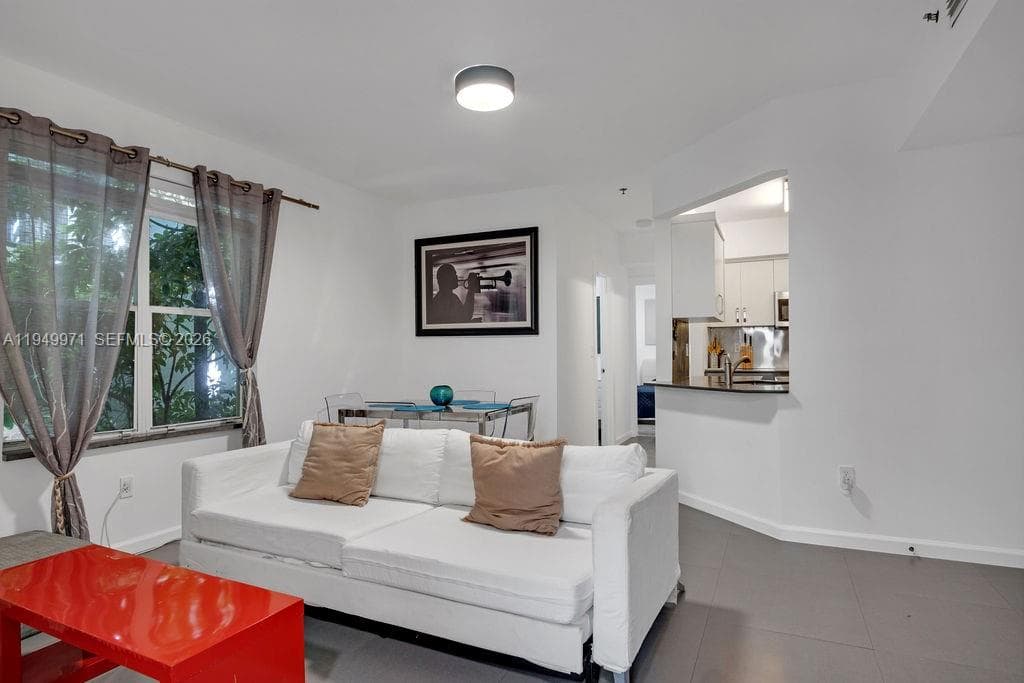 747 Michigan Ave # 201, Miami Beach FL 33139 — 2