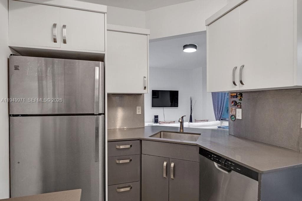747 Michigan Ave # 201, Miami Beach FL 33139 — 6