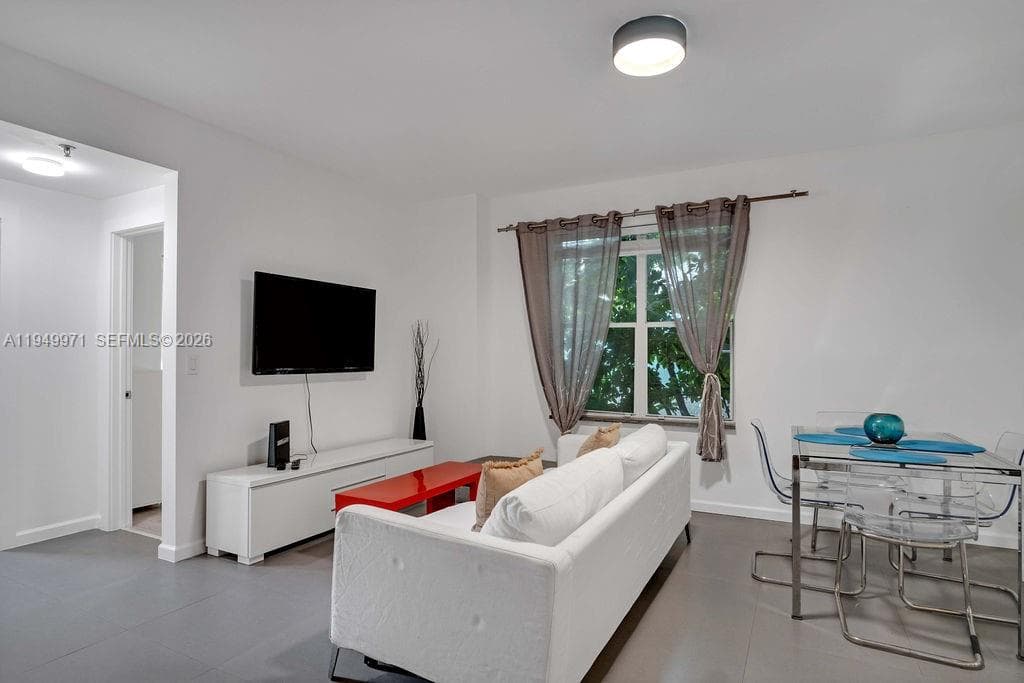 747 Michigan Ave # 201, Miami Beach FL 33139 — 1