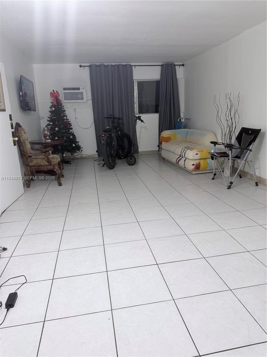 11930 NE 19th Dr # 28, North Miami FL 33181 — 12