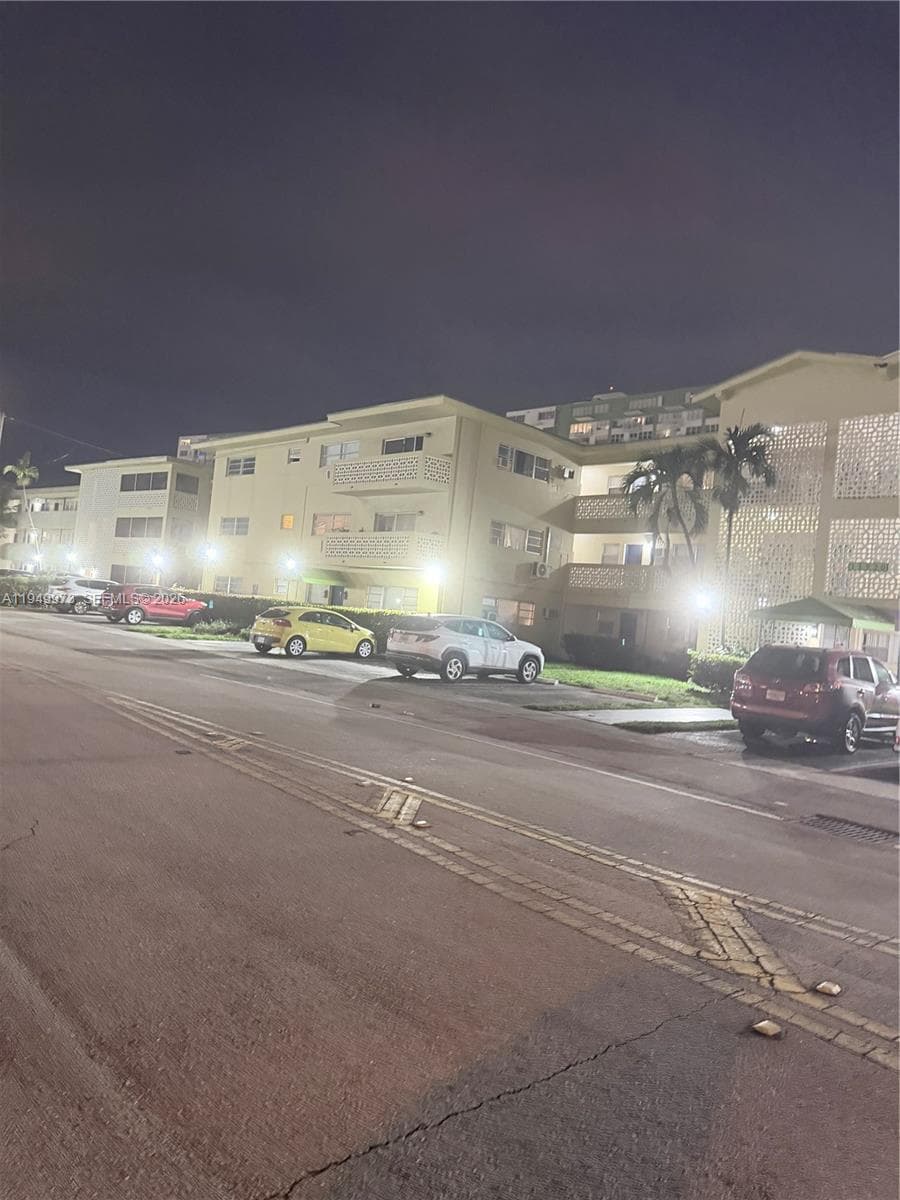 11930 NE 19th Dr # 28, North Miami FL 33181 — 1