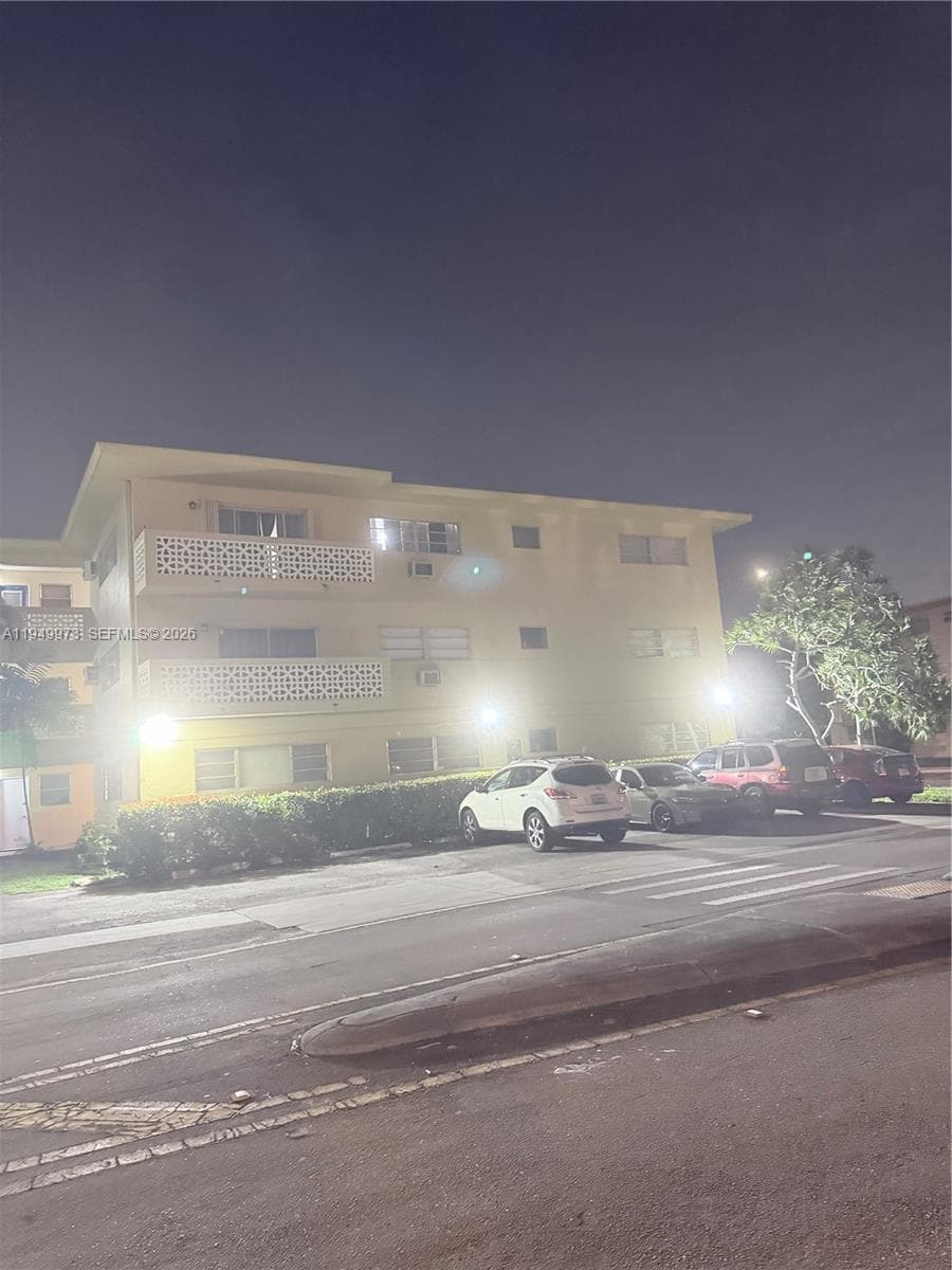 11930 NE 19th Dr # 28, North Miami FL 33181 — 5