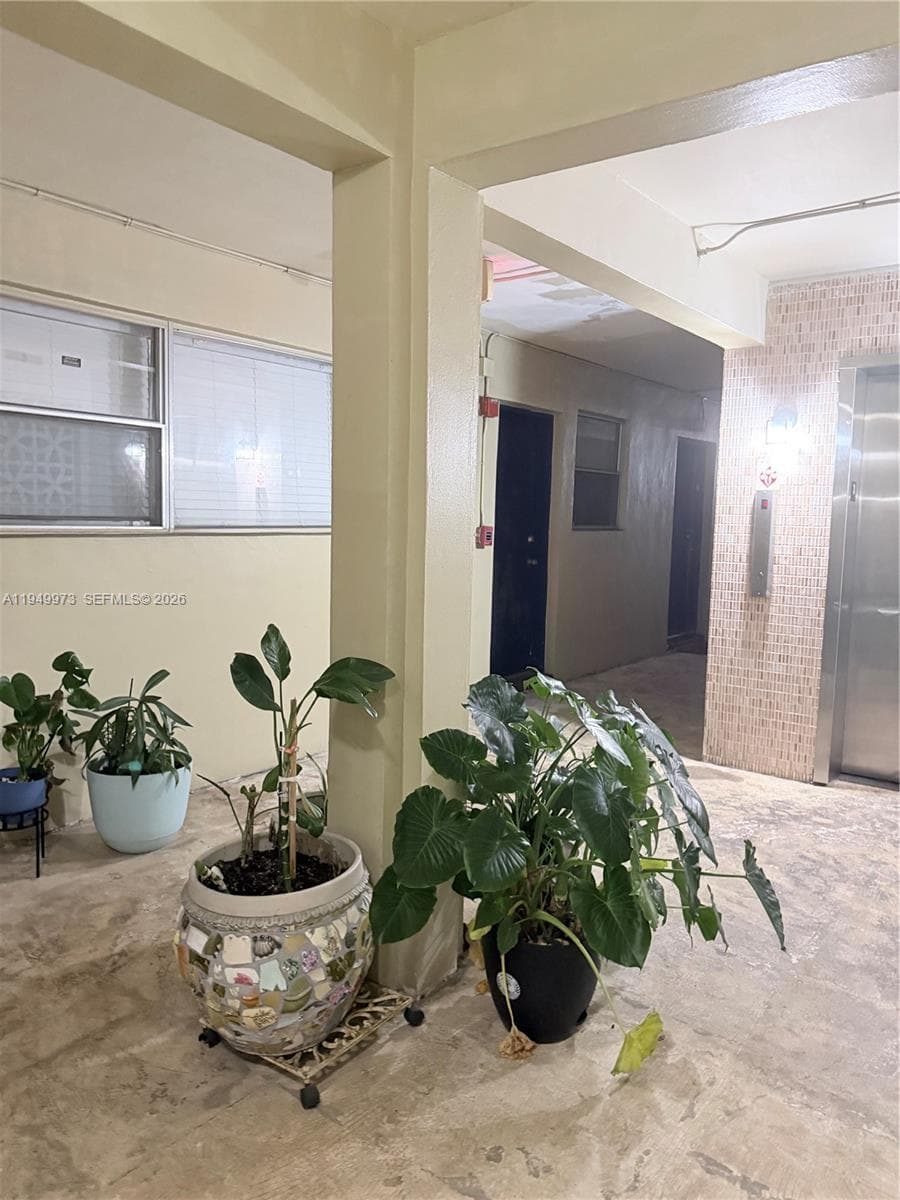 11930 NE 19th Dr # 28, North Miami FL 33181 — 4