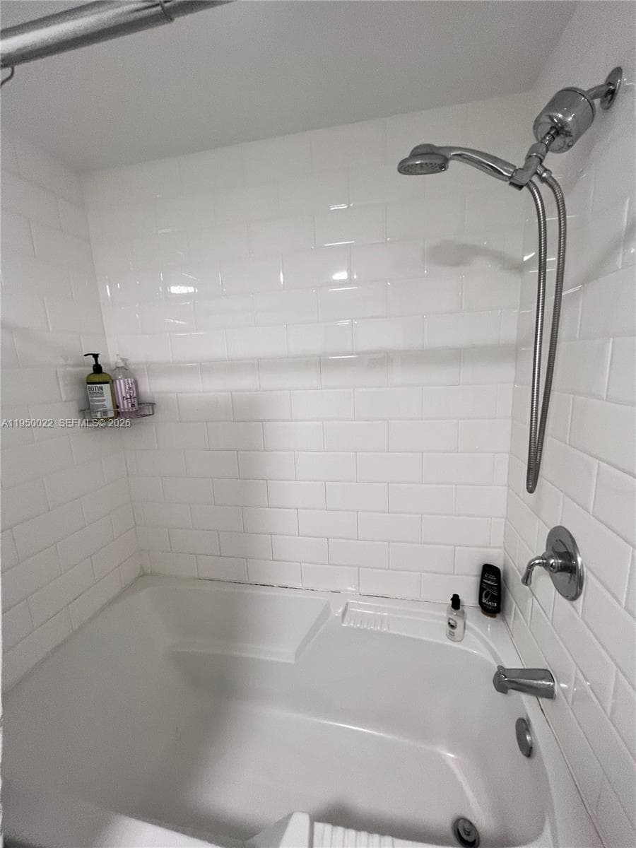 690 SW 1st Ct # 2134, Miami FL 33130 — 23