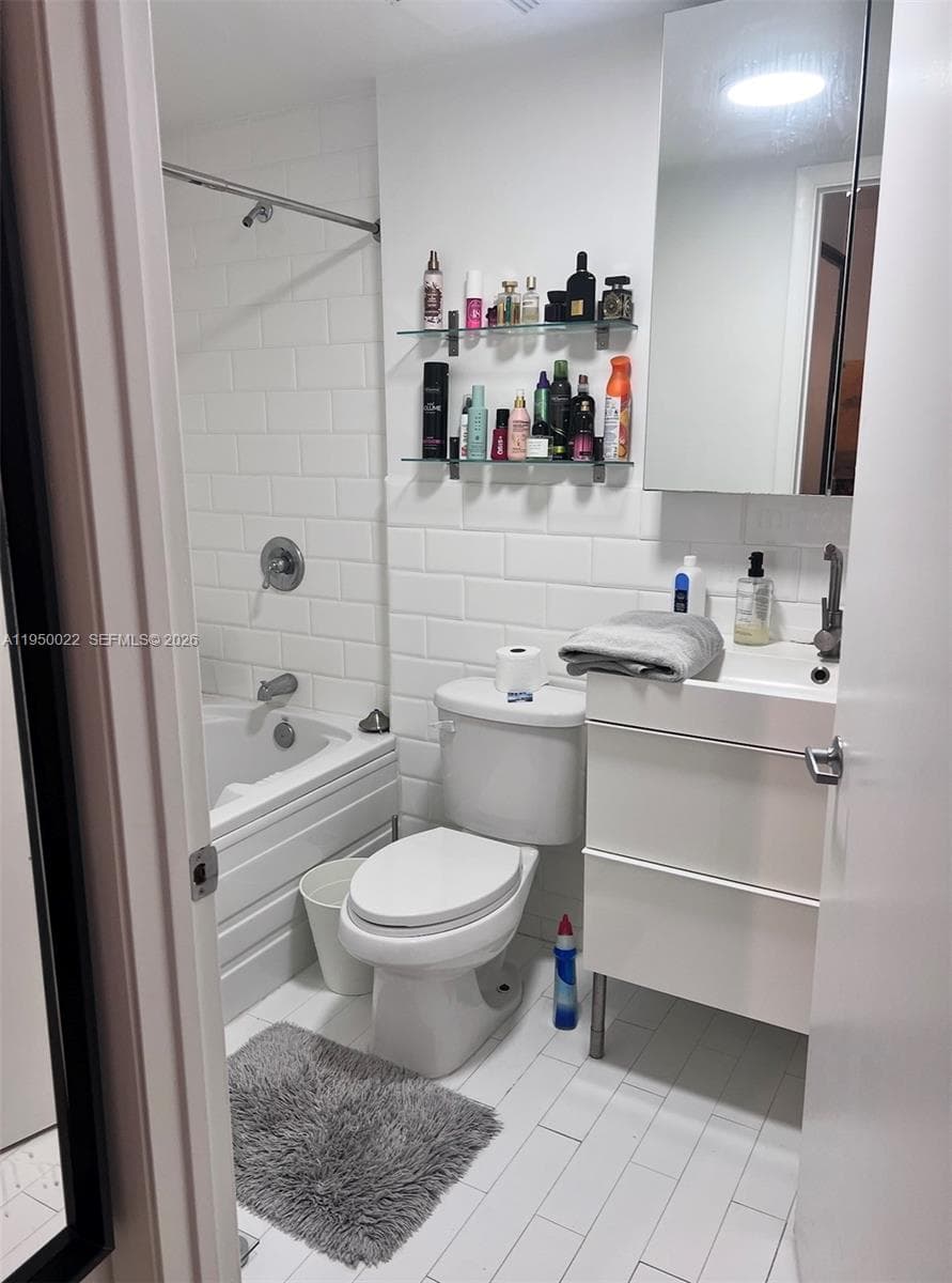 690 SW 1st Ct # 2134, Miami FL 33130 — 21