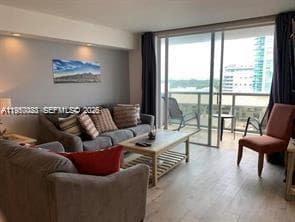 6039 Collins Ave # 1131, Miami Beach FL 33140 — 7
