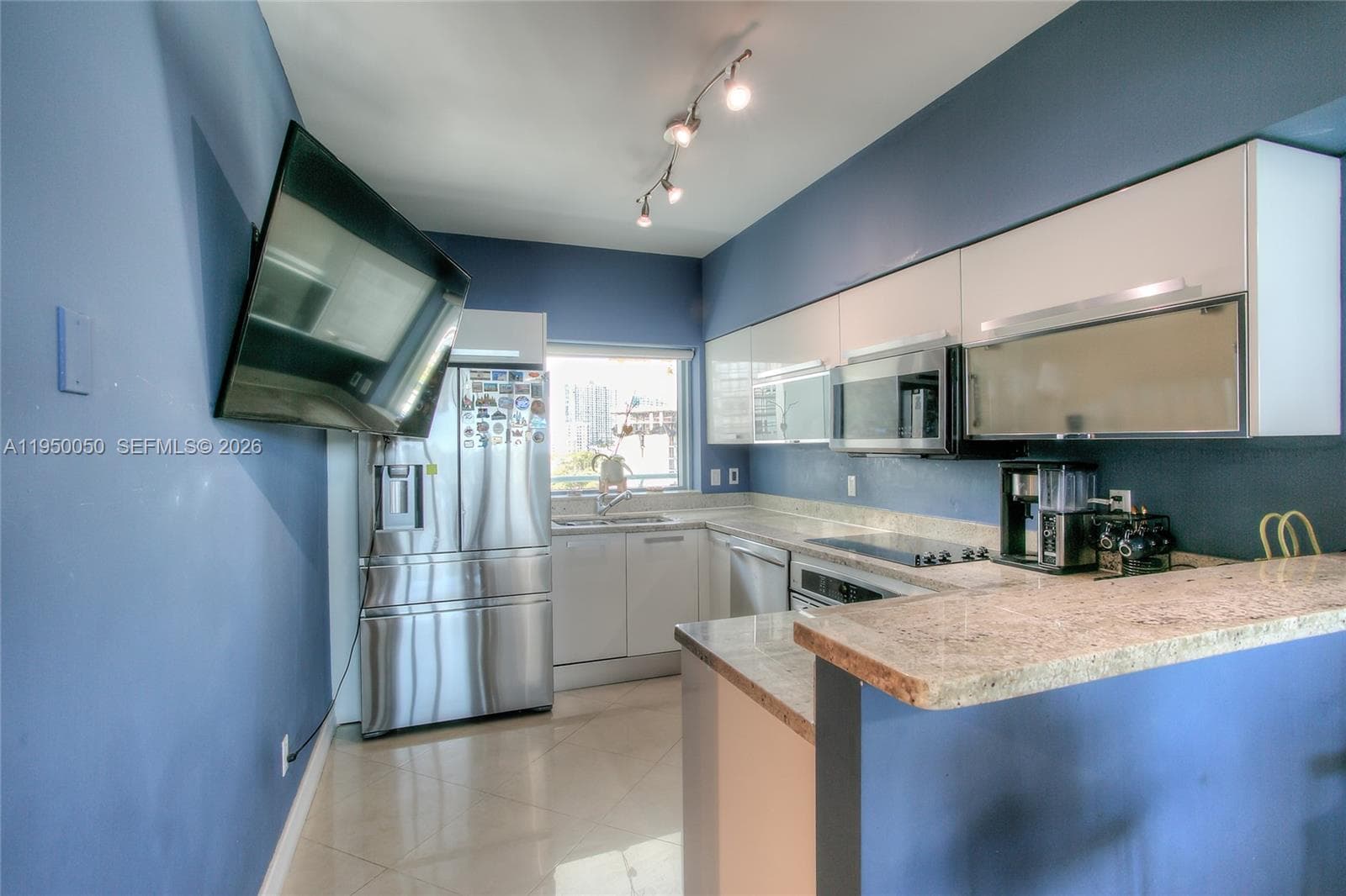 601 NE 36th St # 710, Miami FL 33137 — 6