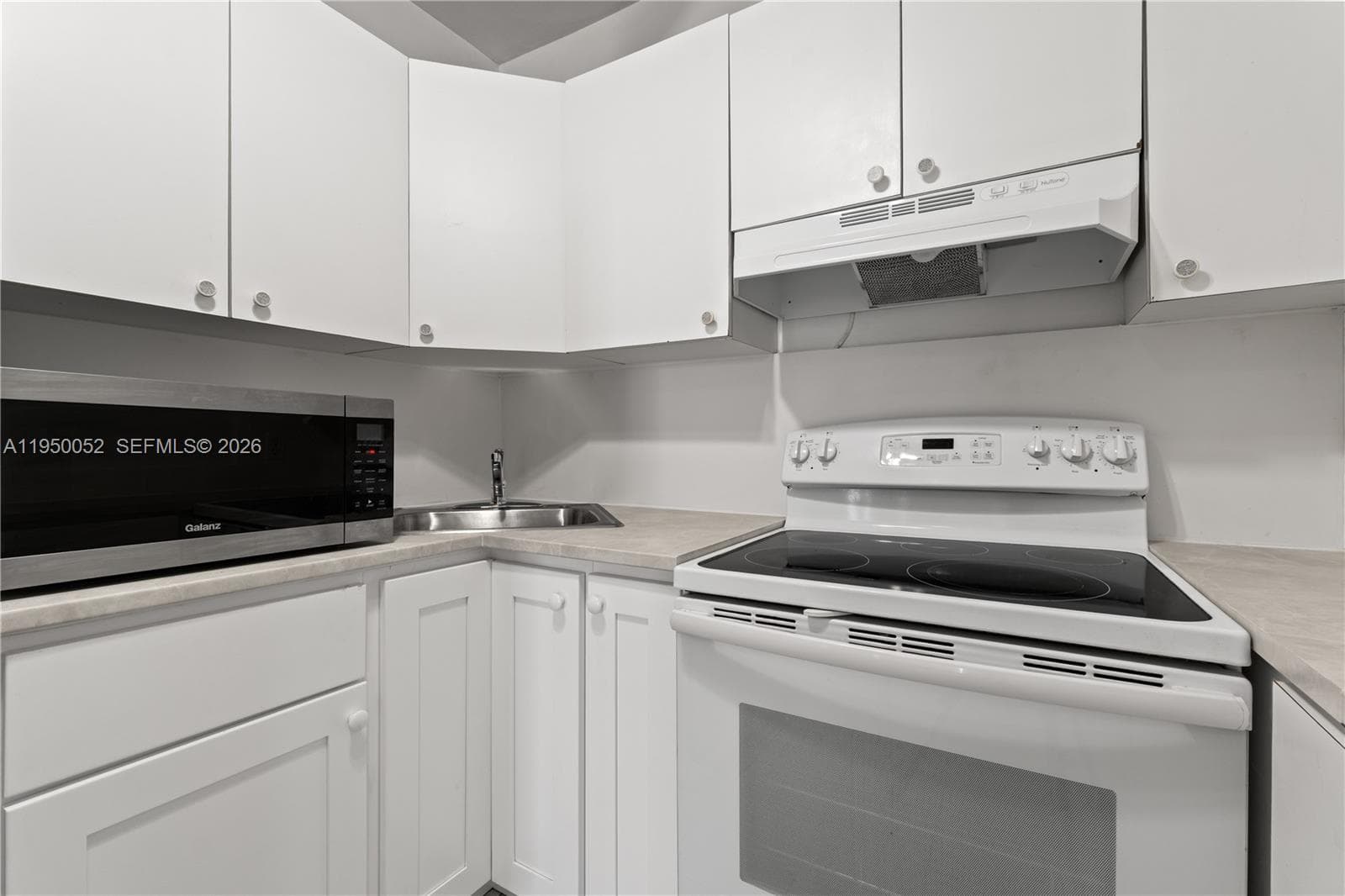 1428 SW 20th St, Miami FL 33145 — 23