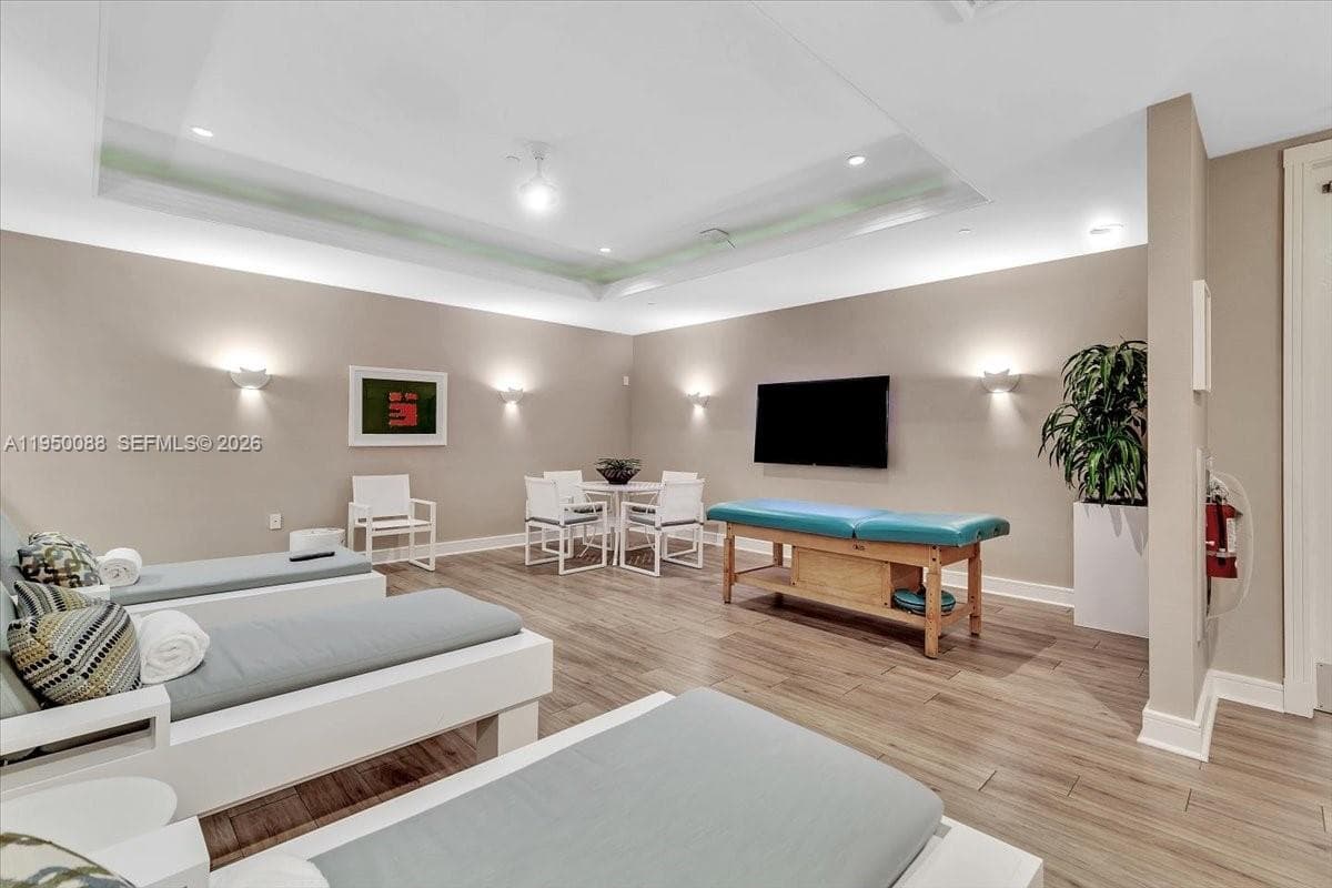 10101 Collins Ave # 16B, Bal Harbour FL 33154 — 72