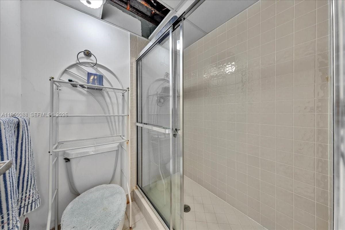 10101 Collins Ave # 16B, Bal Harbour FL 33154 — 71