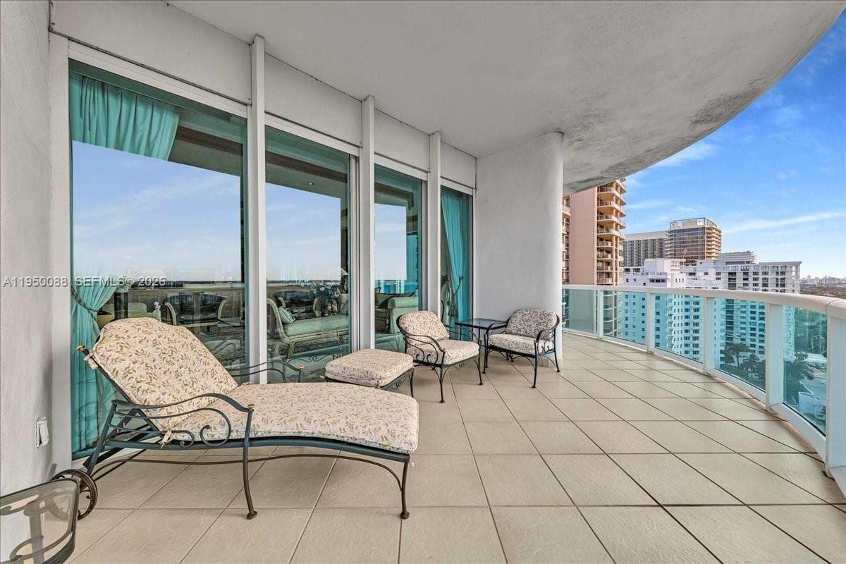 10101 Collins Ave # 16B, Bal Harbour FL 33154 — 34