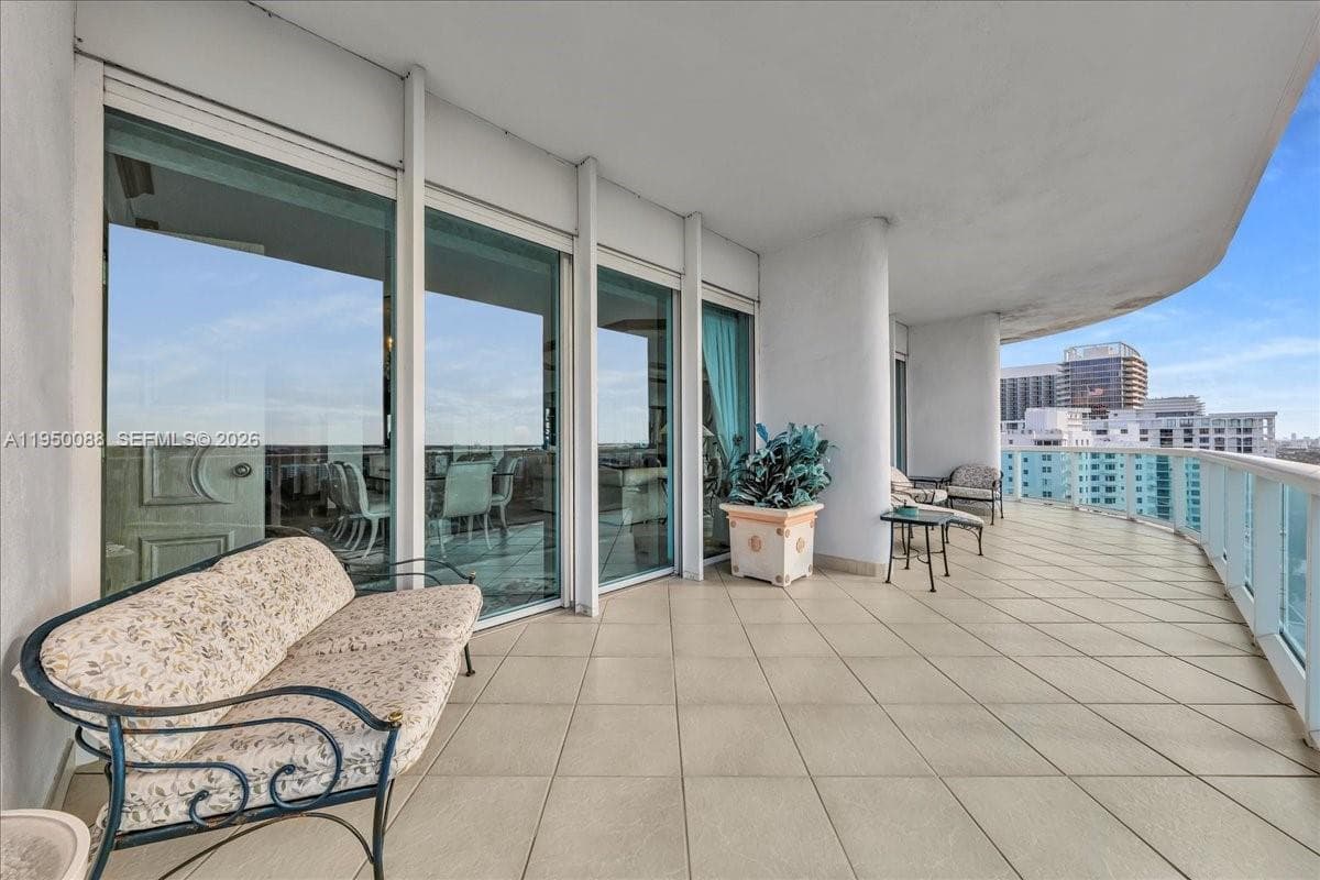 10101 Collins Ave # 16B, Bal Harbour FL 33154 — 38