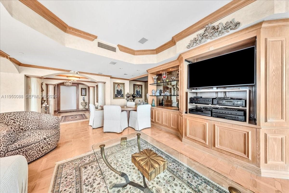 10101 Collins Ave # 16B, Bal Harbour FL 33154 — 19