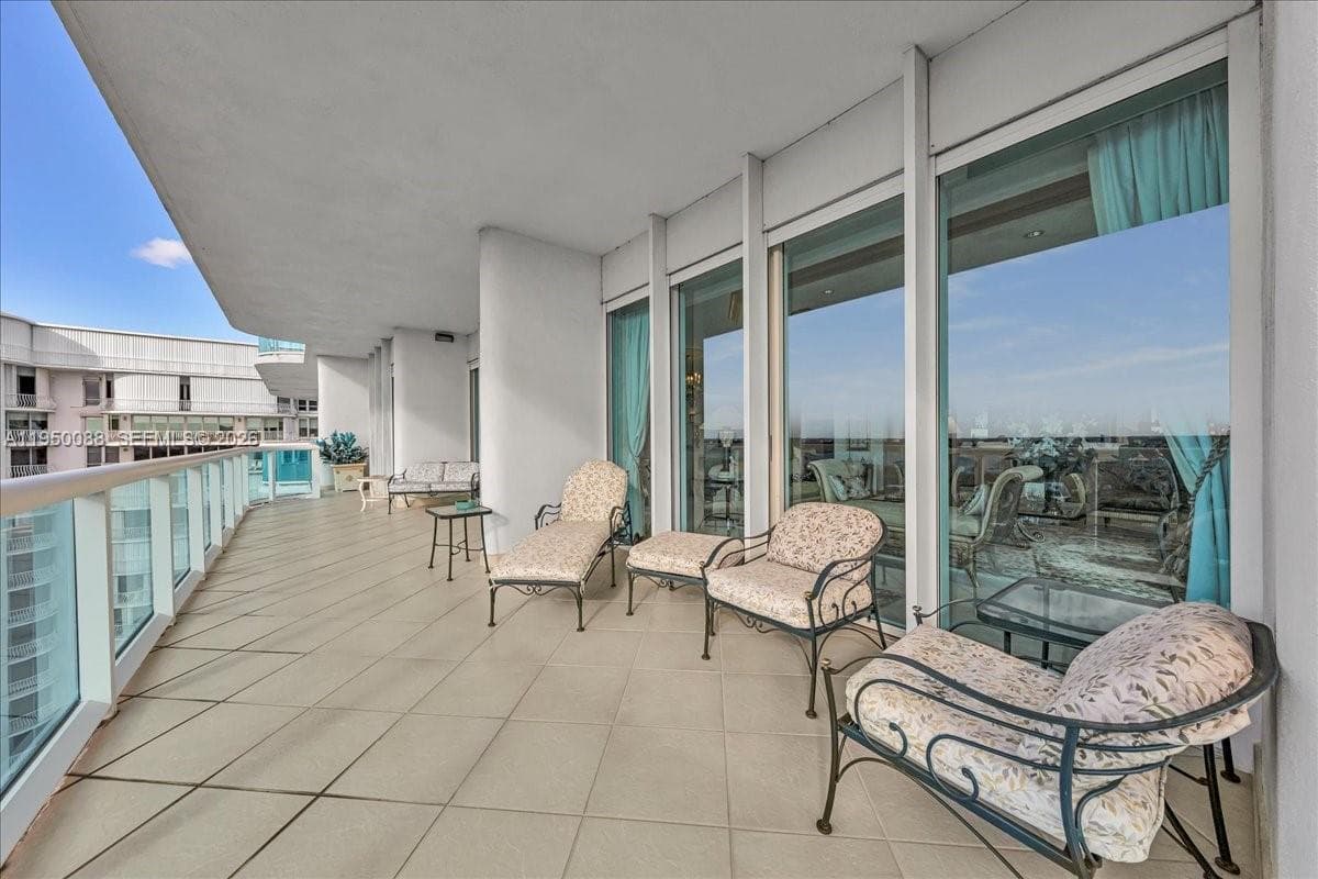 10101 Collins Ave # 16B, Bal Harbour FL 33154 — 35