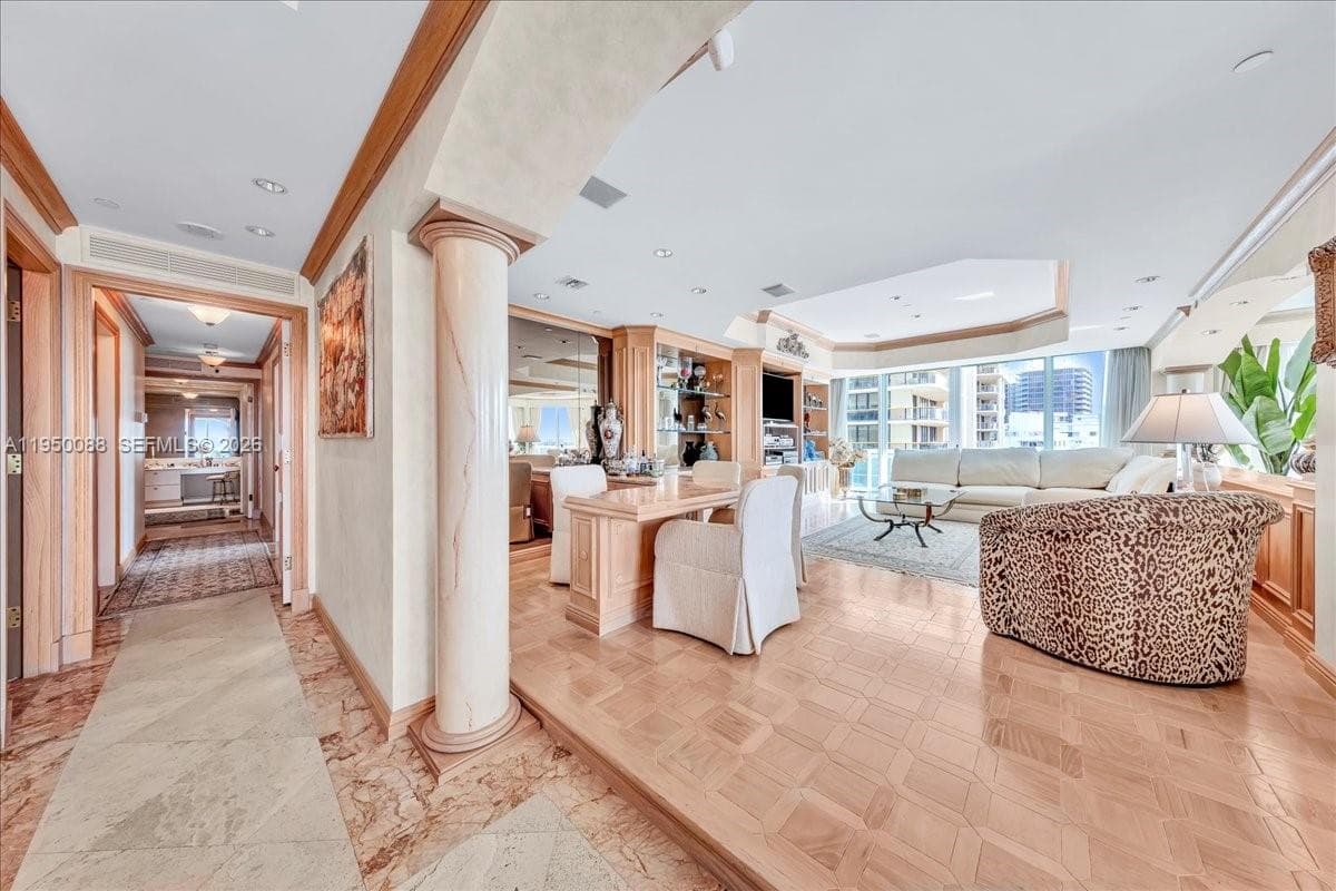 10101 Collins Ave # 16B, Bal Harbour FL 33154 — 21