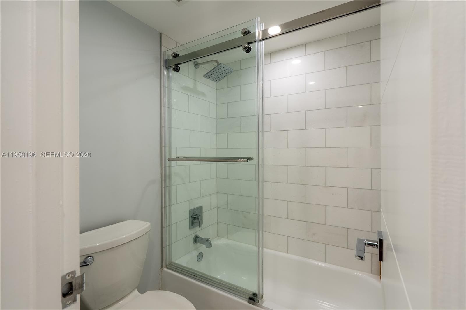 5701 Collins Ave # 1417, Miami Beach FL 33140 — 32