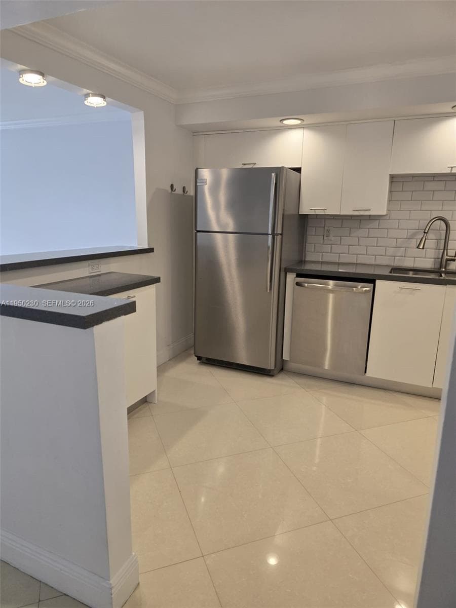 1901 Brickell Ave # B1107, Miami FL 33129 — 16
