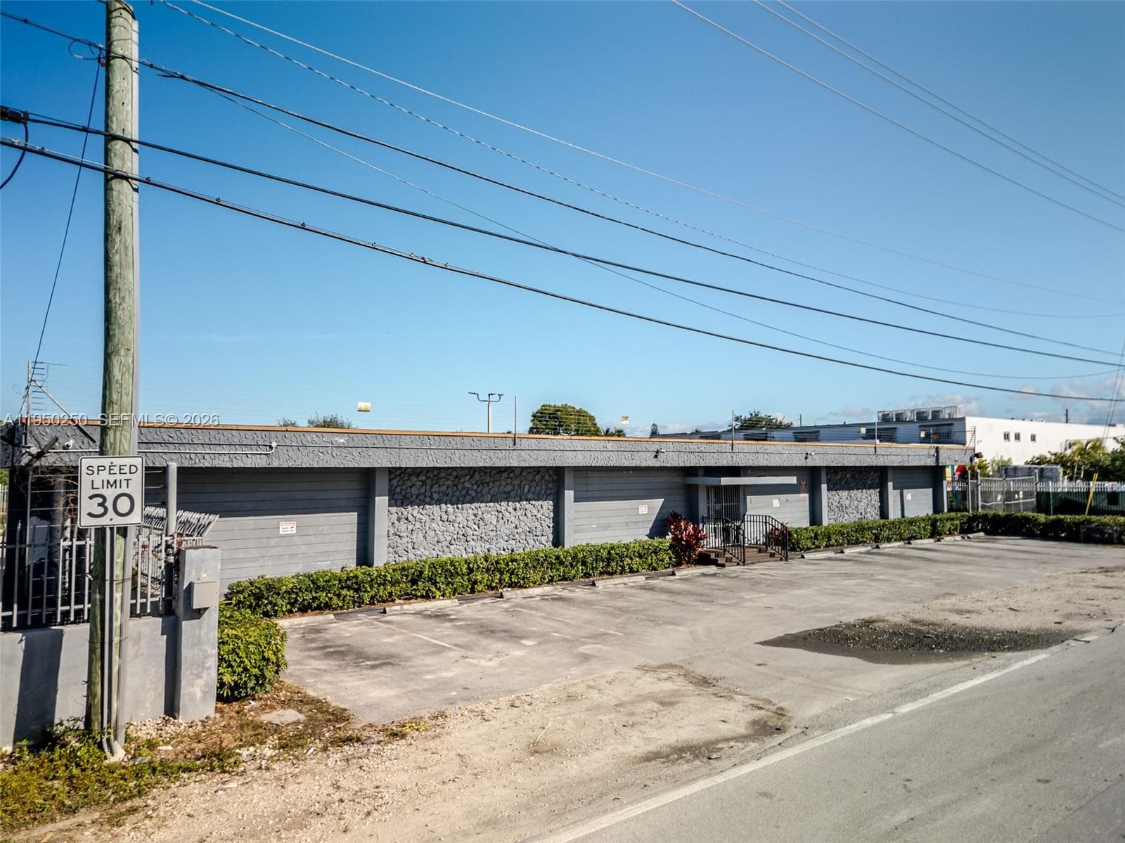 1001 NW 72nd St, Miami FL 33150 — 2