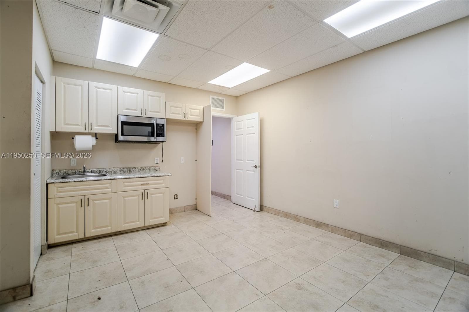 1001 NW 72nd St, Miami FL 33150 — 14