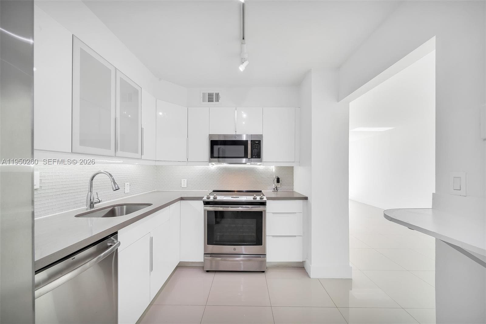 100 Bayview Dr # 408, Sunny Isles Beach FL 33160 — 17