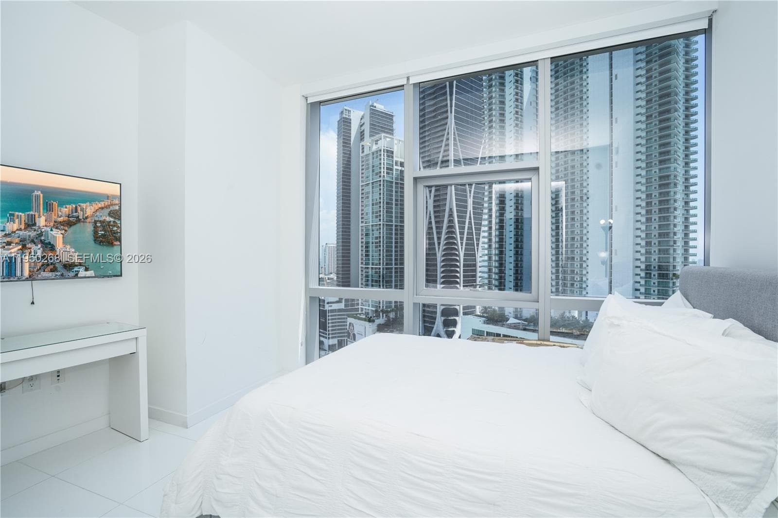 851 NE 1st Ave # 2101, Miami FL 33132 — 6