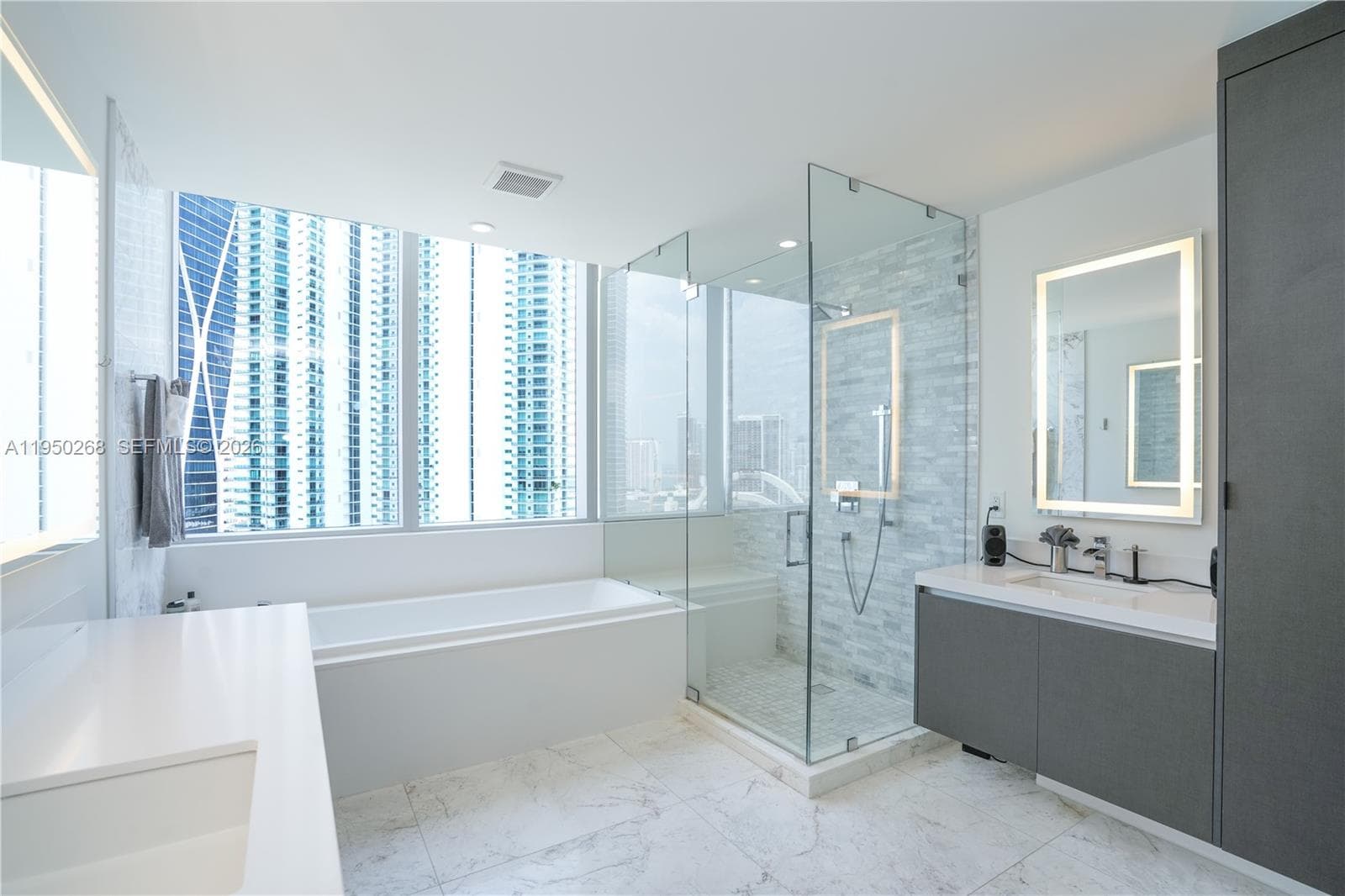 851 NE 1st Ave # 2101, Miami FL 33132 — 12