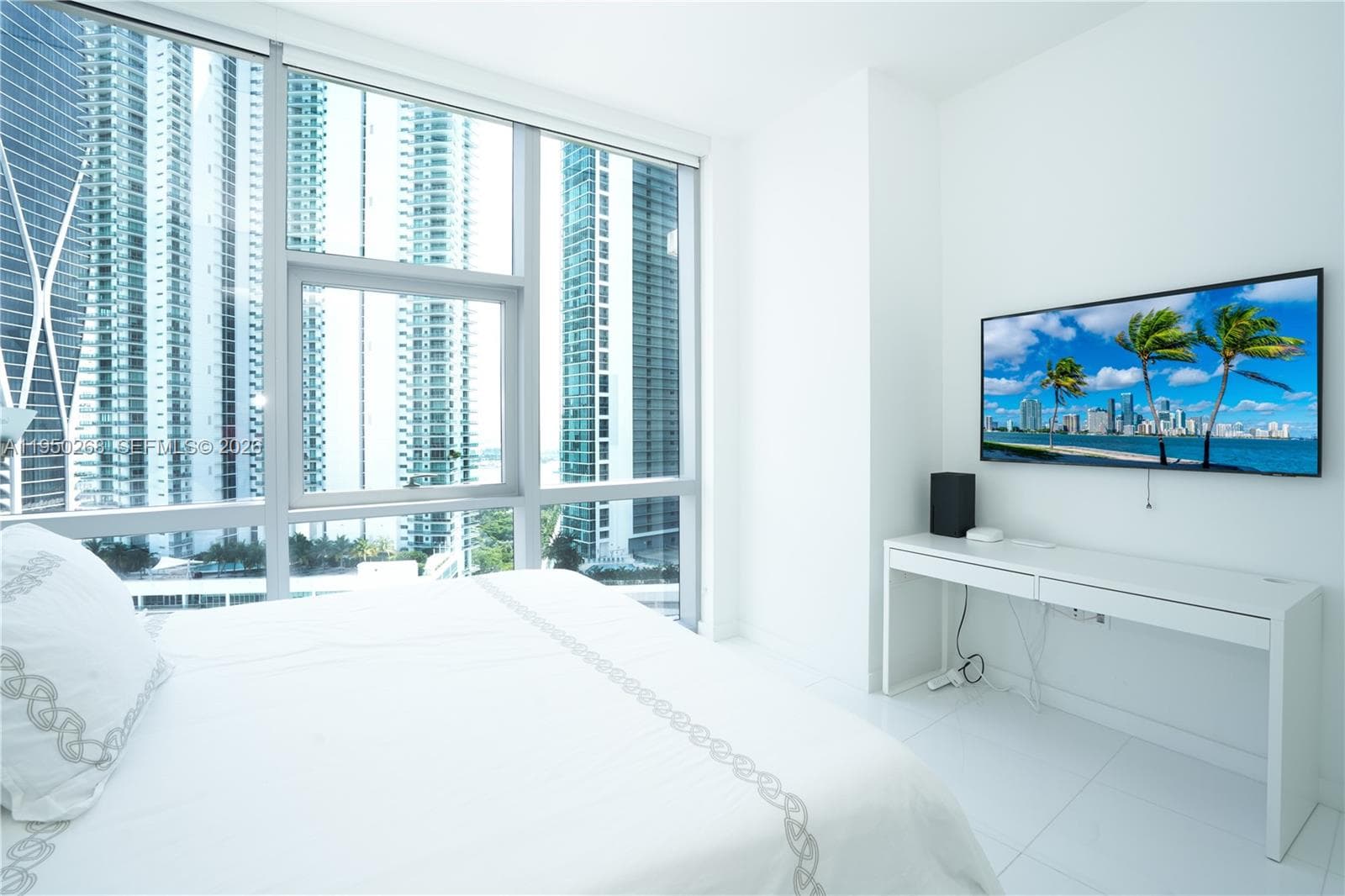 851 NE 1st Ave # 2101, Miami FL 33132 — 3