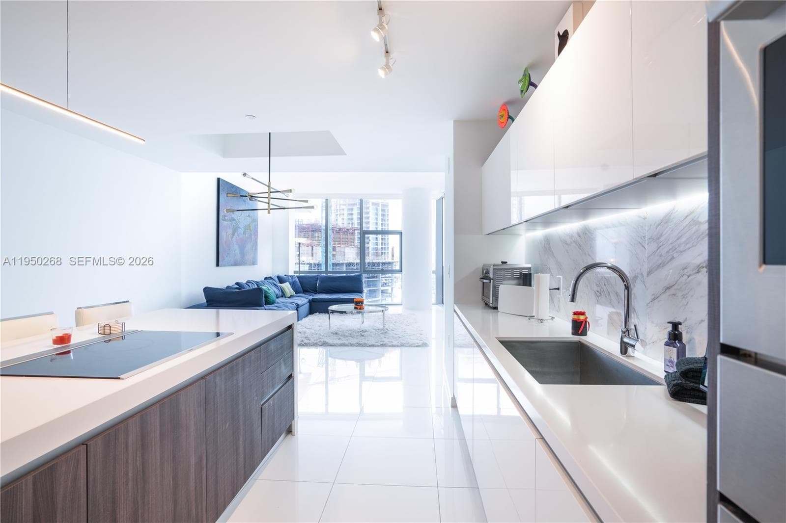 851 NE 1st Ave # 2101, Miami FL 33132 — 1