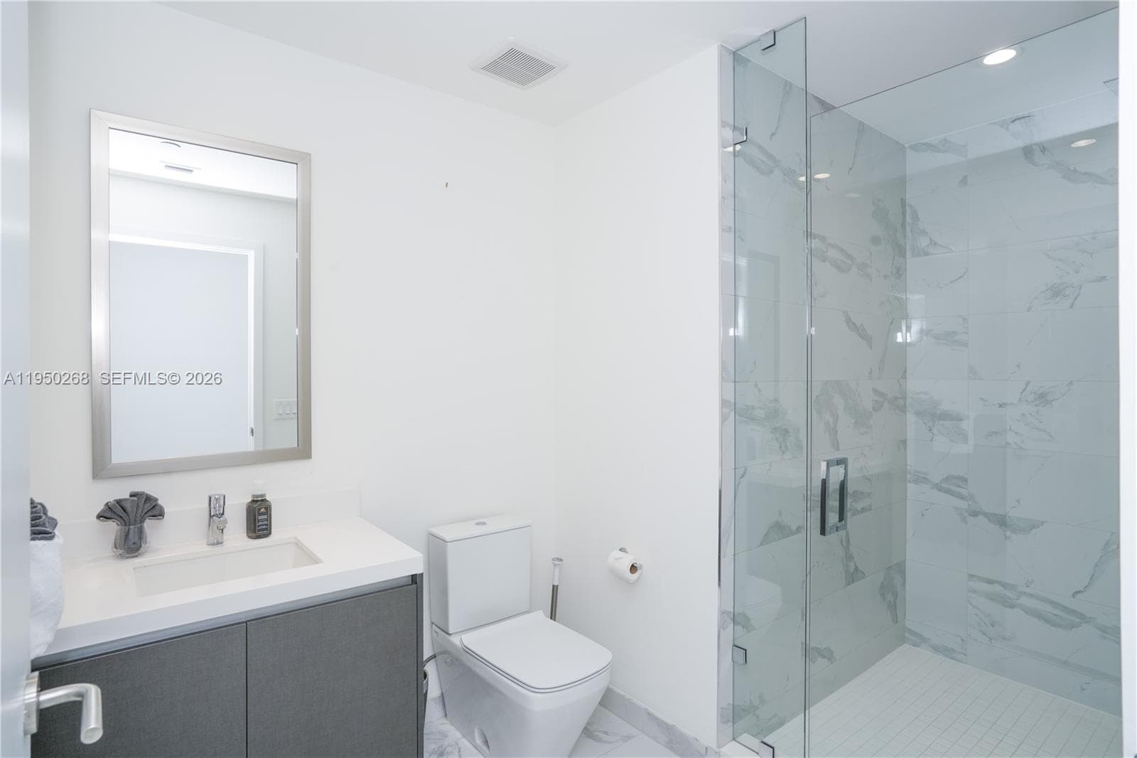 851 NE 1st Ave # 2101, Miami FL 33132 — 9