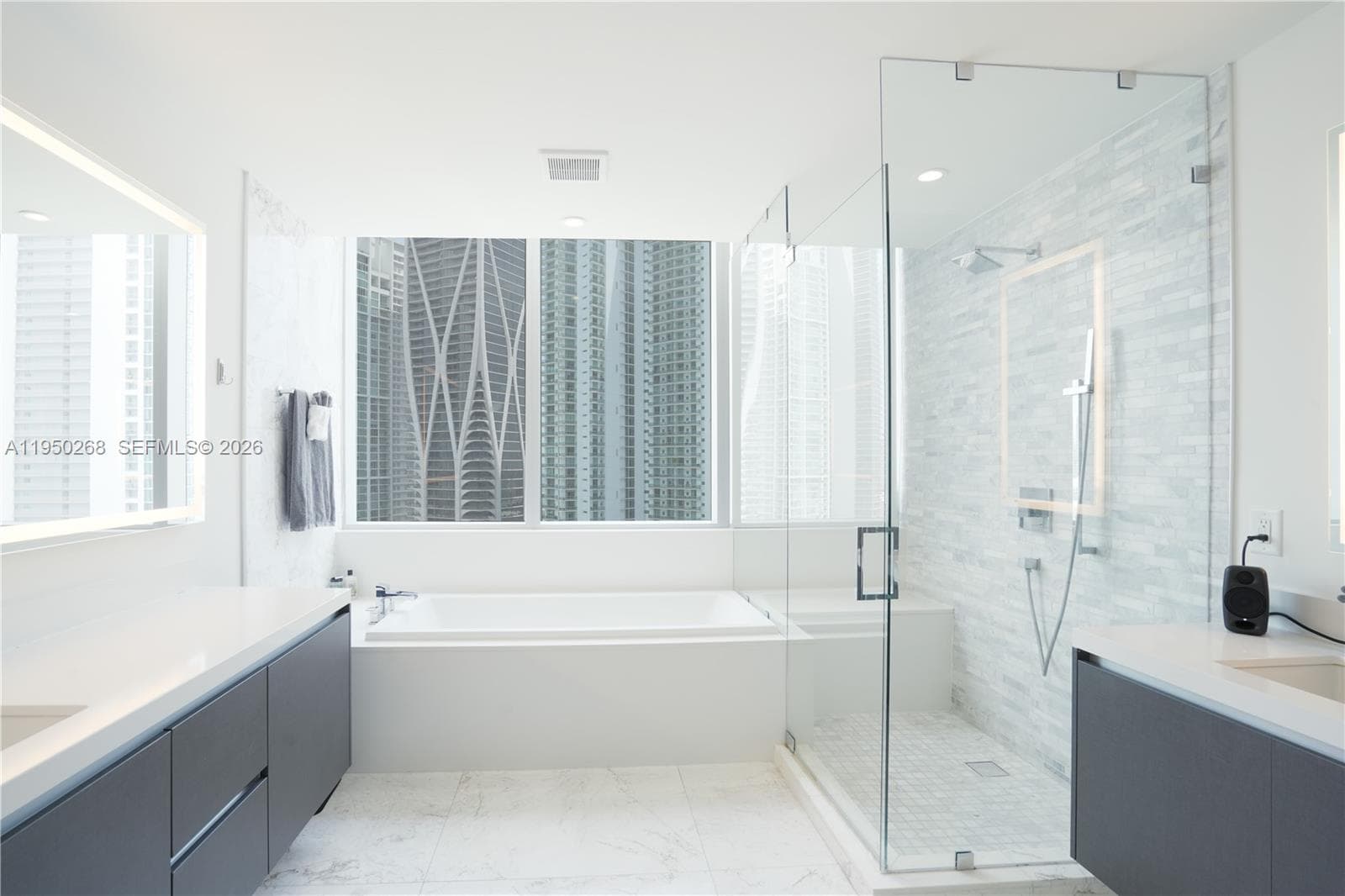 851 NE 1st Ave # 2101, Miami FL 33132 — 14