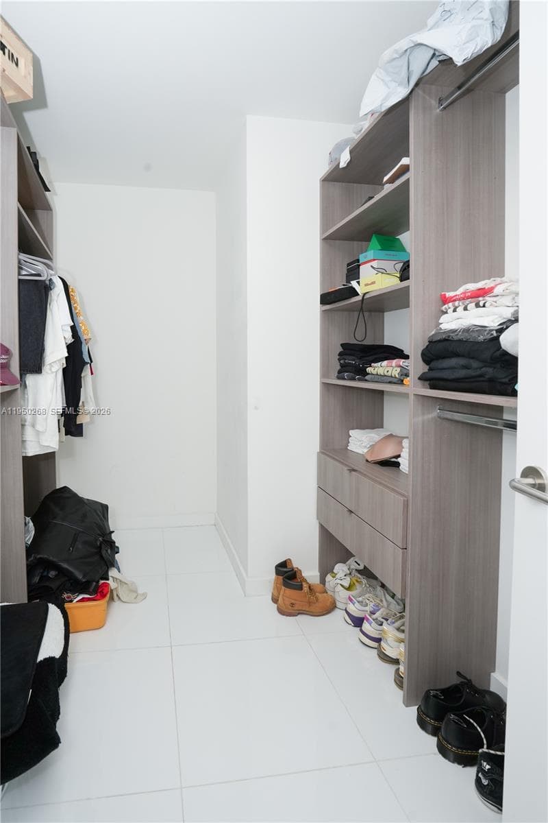 851 NE 1st Ave # 2101, Miami FL 33132 — 18