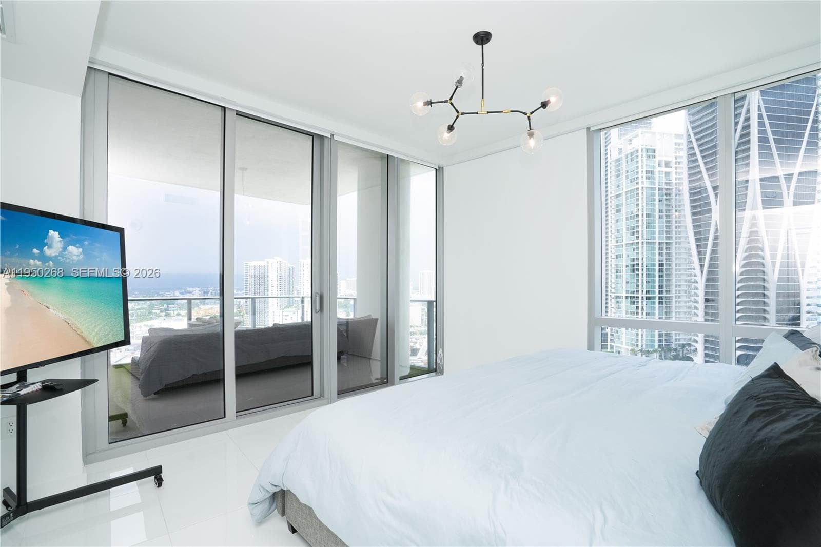 851 NE 1st Ave # 2101, Miami FL 33132 — 15