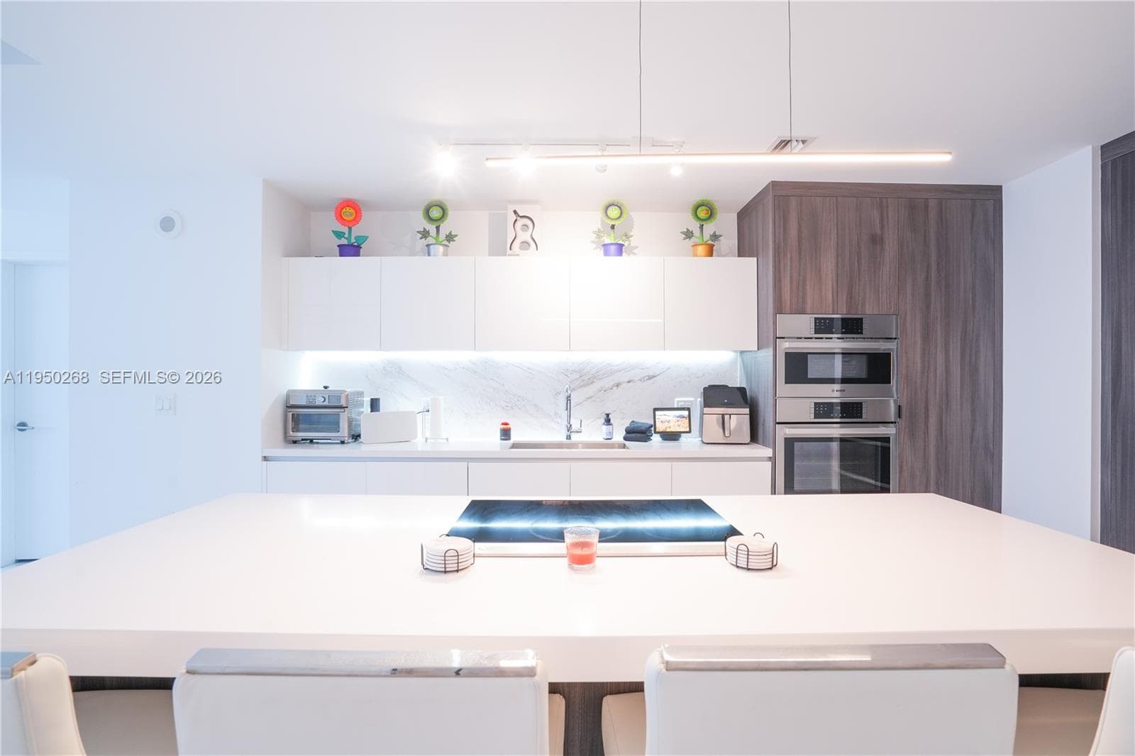 851 NE 1st Ave # 2101, Miami FL 33132 — 19