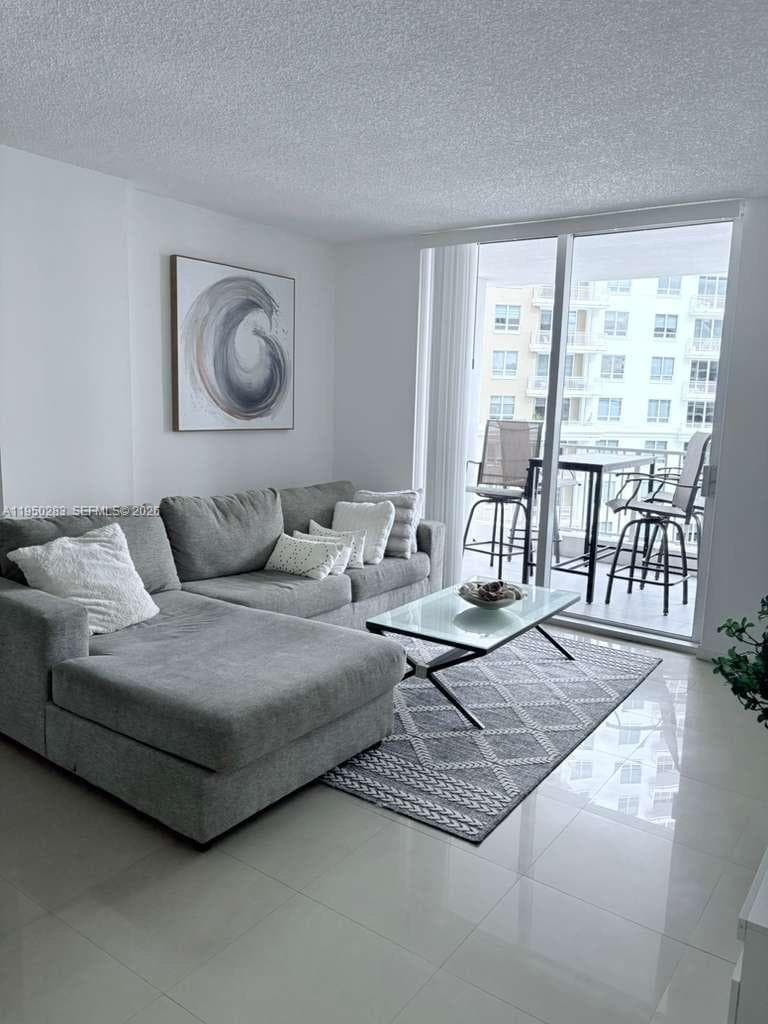 701 Brickell Key Blvd # 1105, Miami FL 33131 — 2