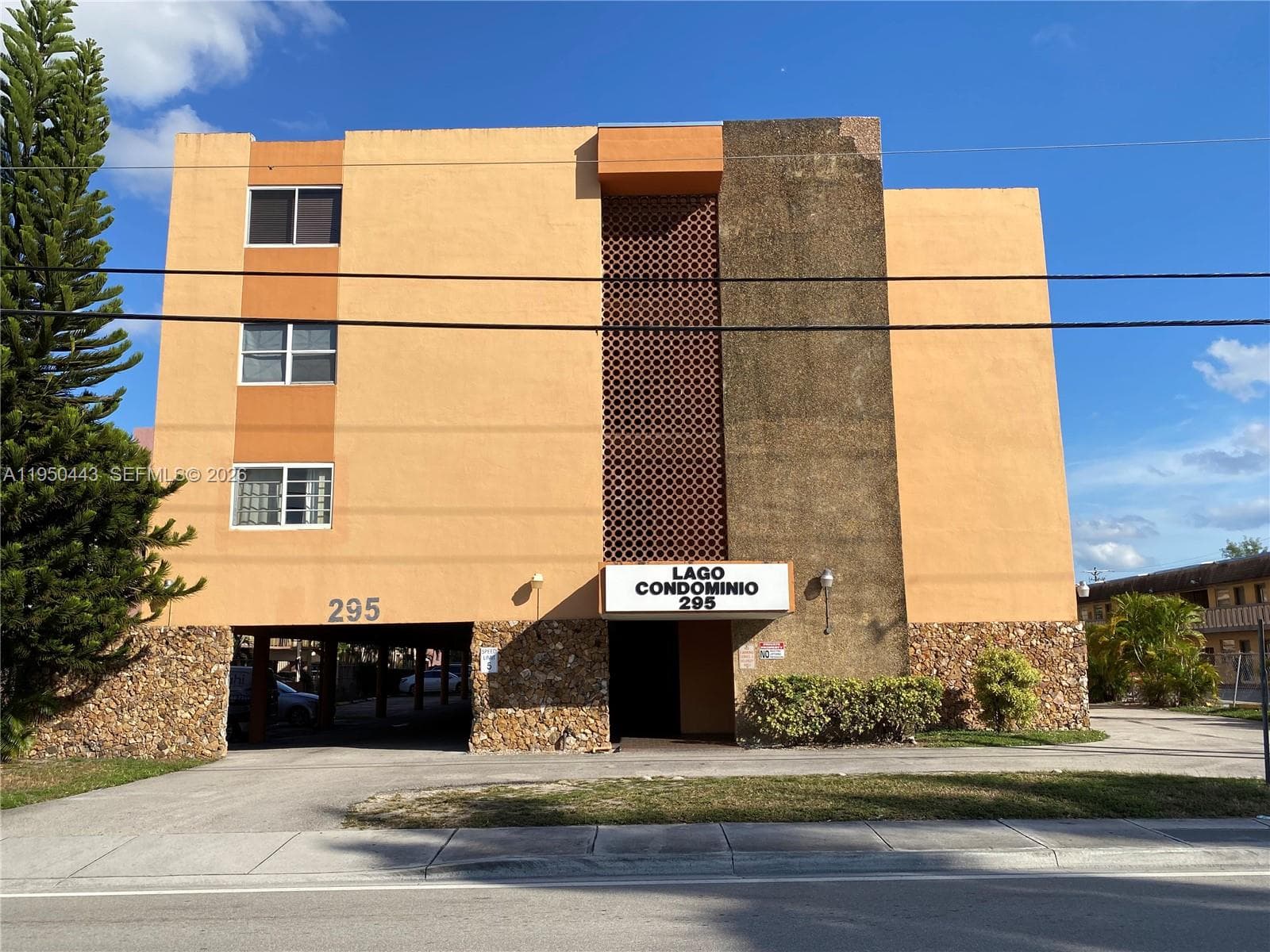 295 NW 72nd Ave # 304, Miami FL 33126 — 1