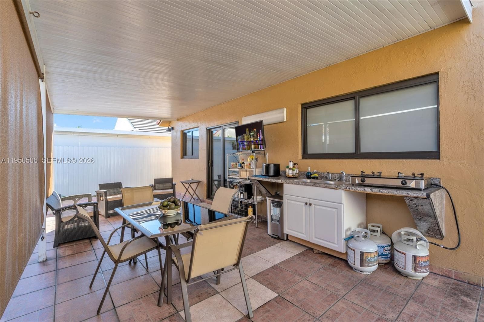 7579 W 31st Ave, Hialeah FL 33018 — 27
